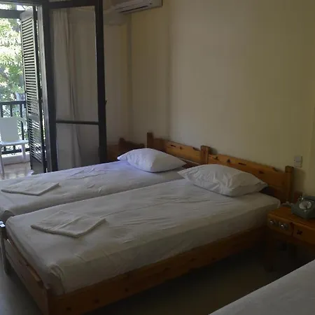 Maro Hotel 3*