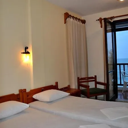 Maro Hotel 3*